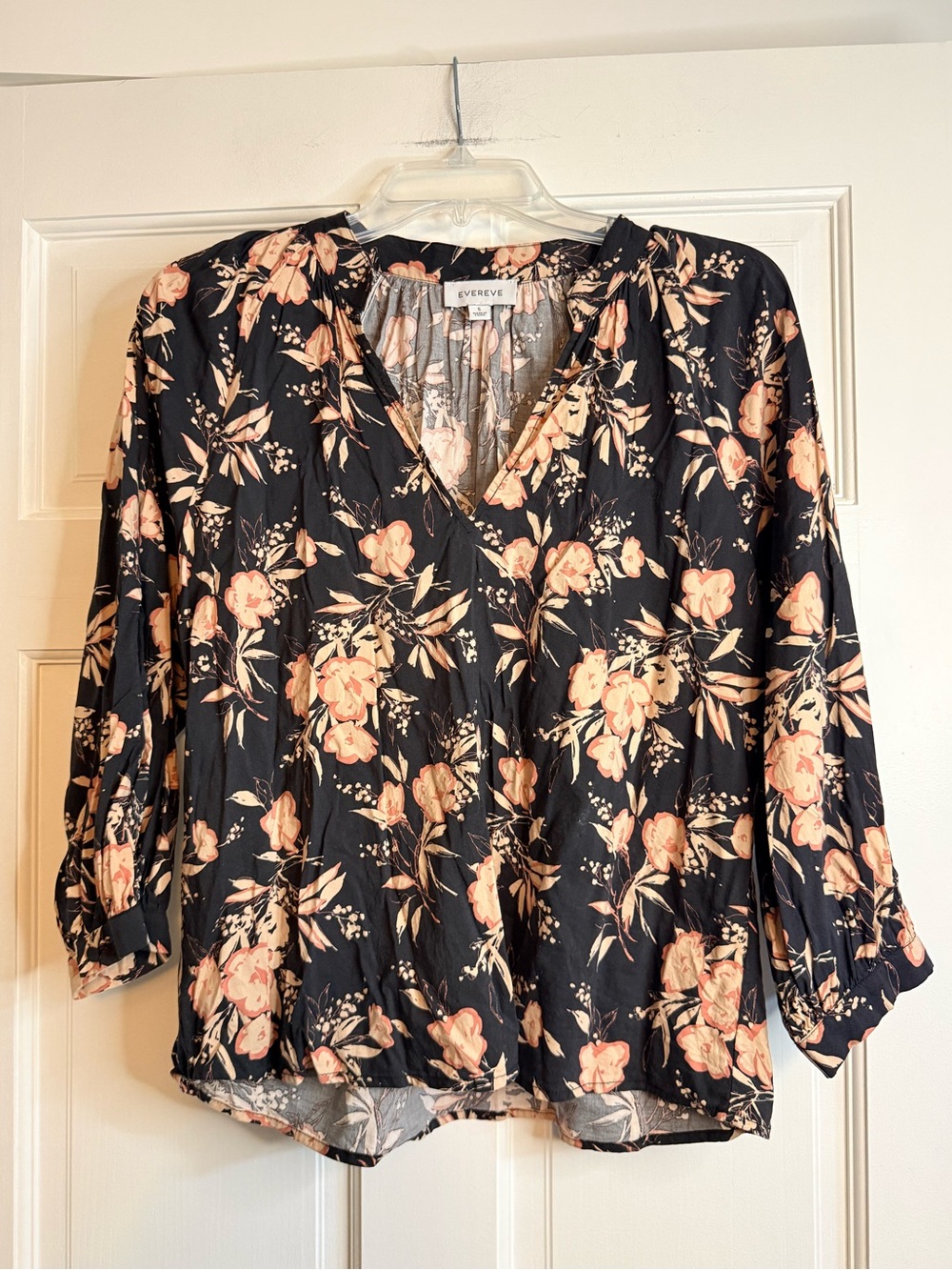Evereve Black & Peach-Pink Floral V-neck Blouse